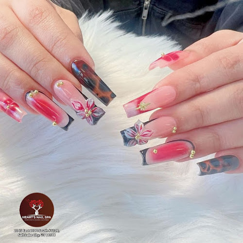 Heart's Nail Spa