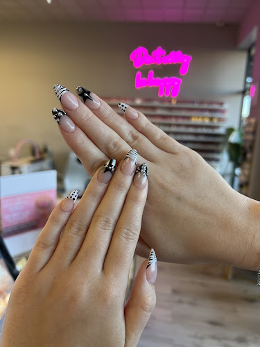 Diamond nailz and spa