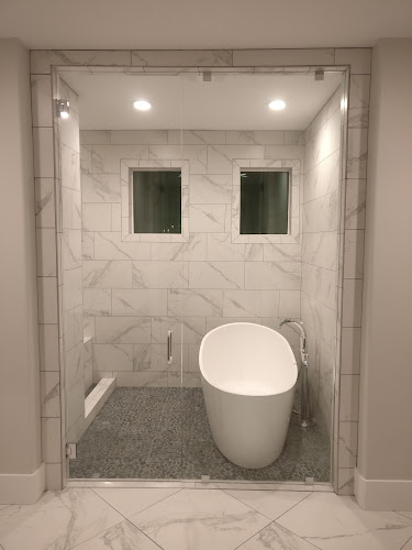 Everlast Surrounds and Glass LLC