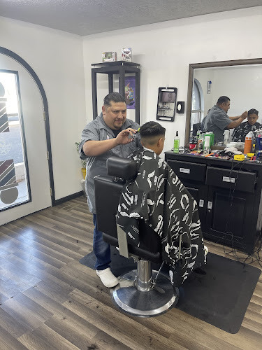 Freshen Up Barbershop (Walk-ins welcomed, appointments guaranteed)