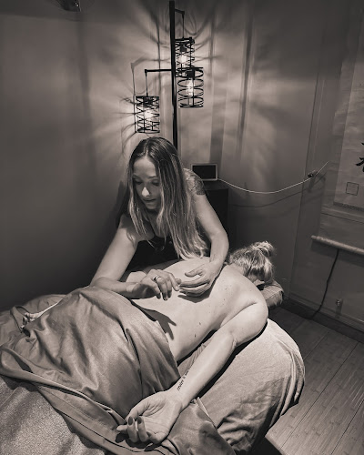 Healing massage and bodywork