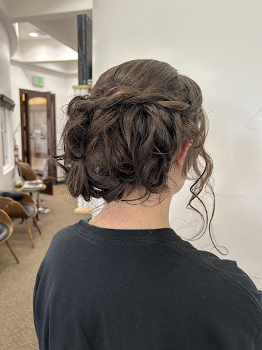 Kat’s Kutz Hair Studio