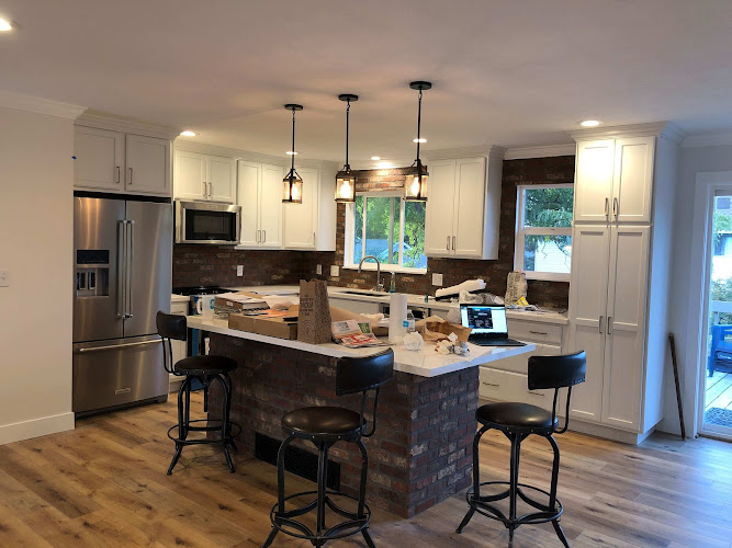 Lloyd's Remodeling & Cabinetry
