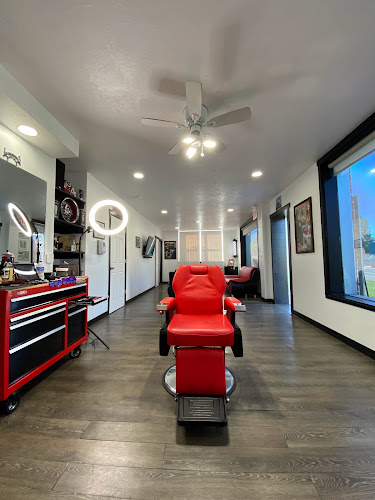 Lux Barber lounge