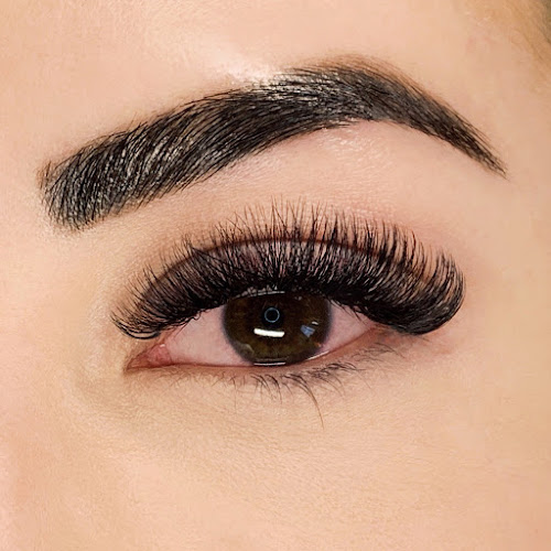 Mary J Lashes & Suites