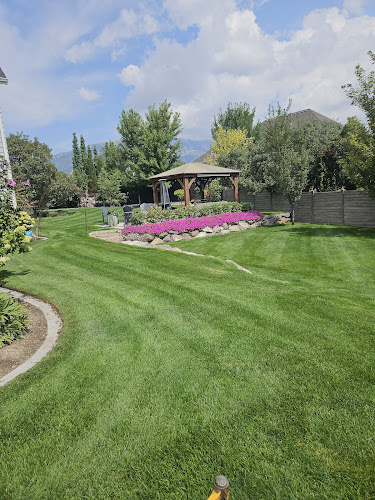 Munoz Landscaping LLC