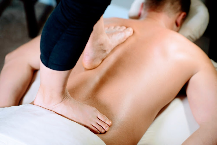 Peak Physique Massage Clinic - Sports, Thai, Ashiatsu & Deep Tissue