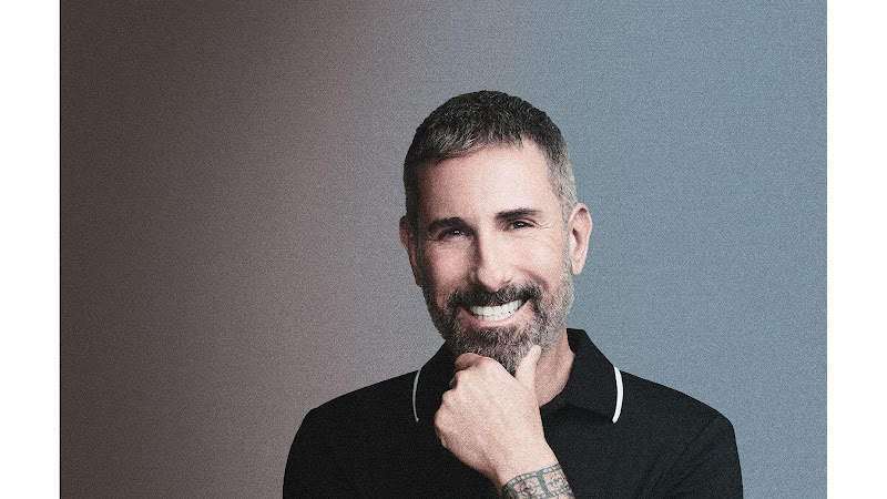 ROOSTERS MEN'S GROOMING CENTER