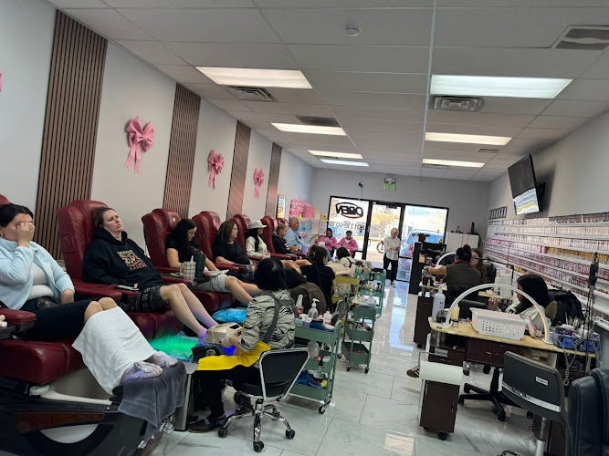 Royal 2 Nails and Spa