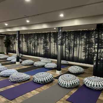 Synchronicities Wellness Retreat Center - Salt & Crystal Caves