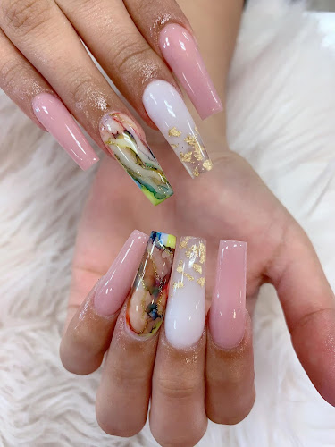 T & P NAILS