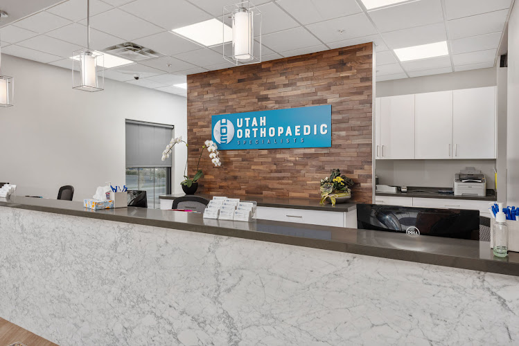 Tomas E Liskutin, MD